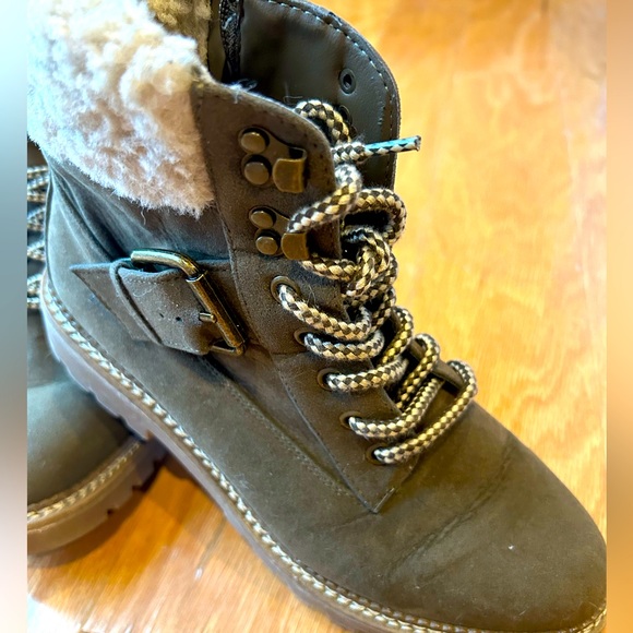 Hiking boot with Sherpa - Picture 2 of 5